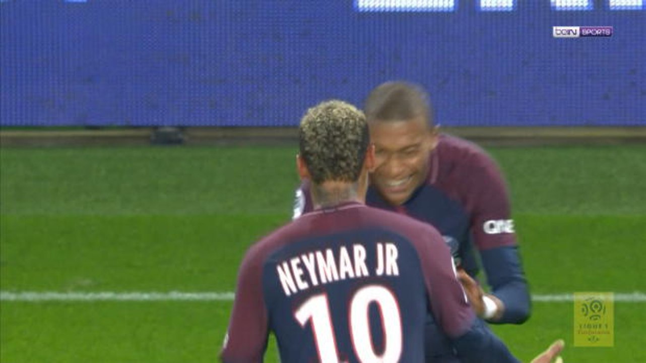 PSG pressure pays off against Lyon
