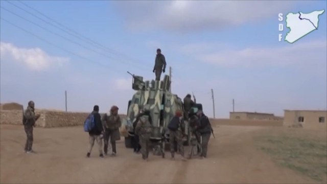 طائرات سورية وروسية تقصف قوات سوريا الديمقراطية