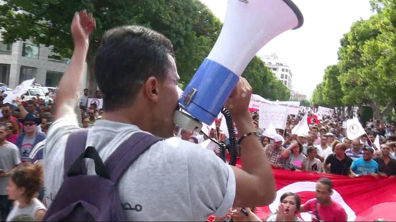 Tunisia: Protesters decry amnesty corruption law