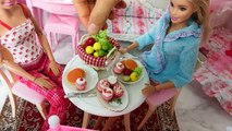Barbie Bedroom Morning Routine Barbie Spa to Fab باربي غرفة نوم باربي دمية Boneca Barbie Quarto
