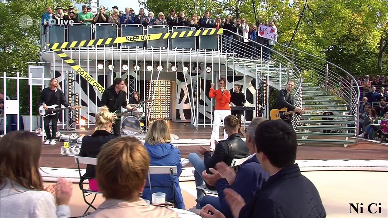 Andrea Berg - Ja ich will & Hitmedley (ZDF-Fernsehgarten  17.09.2017)