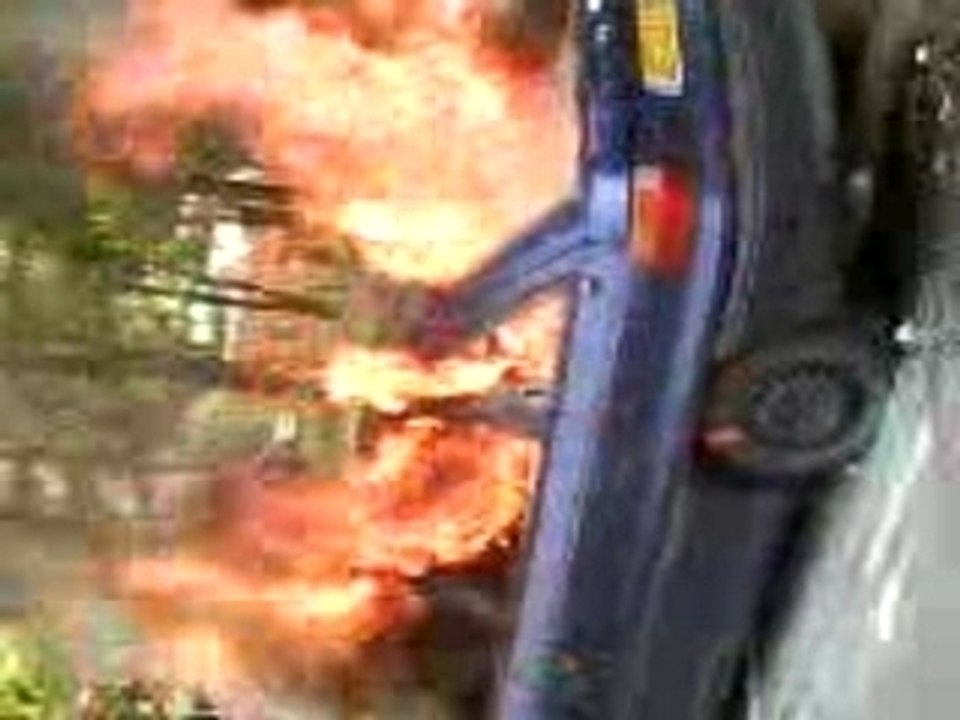 voiture bruler