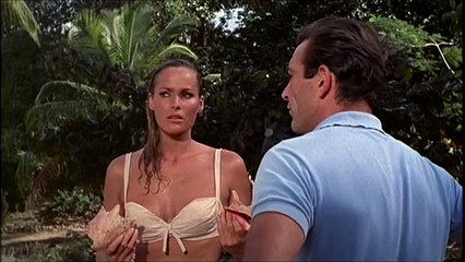Un filmato - Ursula Andress - As Bond Girl -Honey Ryder- in Dr. No - YouTube