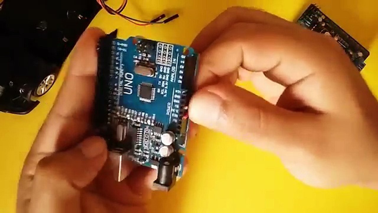 Arduino Projesi 09 - Bluetooth ile RC Araba Kontrolü (Akıllı Telefon Kontrolü)