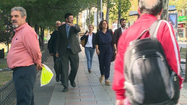 Mayer y Mato defienden la legalidad de los contratos