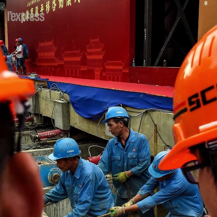 En Chine, ce temple de 2000 tonnes est déplacé par manque de place
