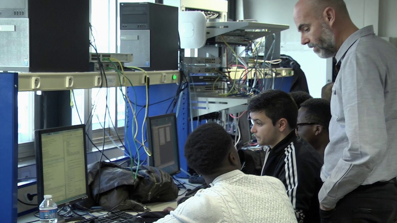 DUT RT - IUT de Velizy (Version Courte)