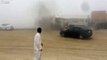 Enorme carambolage dans le désert en pleine tempête de sable en Arabie Saoudite !