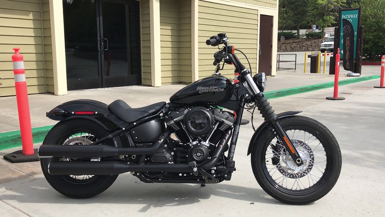2018 Harley-Davidson Softail Street Bob Walkaround