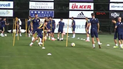 Eljif Elmas'ın Fenerbahçe İdmanındaki Arşiv Görüntüleri