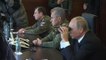 Vladimir Putin supervisiona exercícios militares