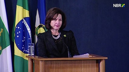 Nueva fiscal asume en un Brasil sacudido por corrupción