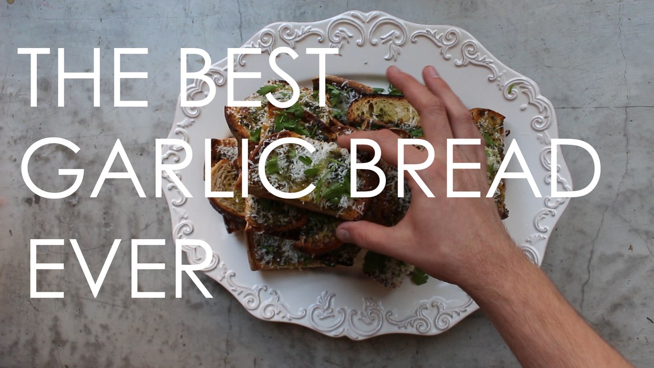 This is the Best Garlic Bread Ever