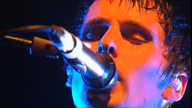 Muse - New Born, Paris Trabendo, 09/10/2003