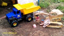 oyuncak bir ekskavatör yaptık hemde hidrolik kamyona yükleme yapıyoruz çocuklar