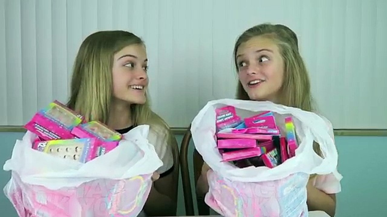 100 Layers of Kids Fake Nails ~ 100 Layers Challenge ~ Jacy and Kacy