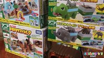 LION BUS with dinosaur and animal toys inside! Takara Tomy Animal Planet Safari Zoo toys for Kids