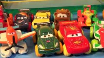 Disney Pixar Cars Unboxing Hydro Wheels The King with Lightning McQueen Mater and more