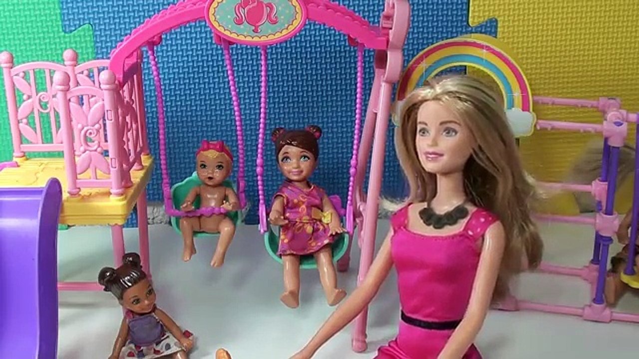 Barbie Sophia minha Boneca Afoga na Amoeba!!! Em Português (Parte 2)