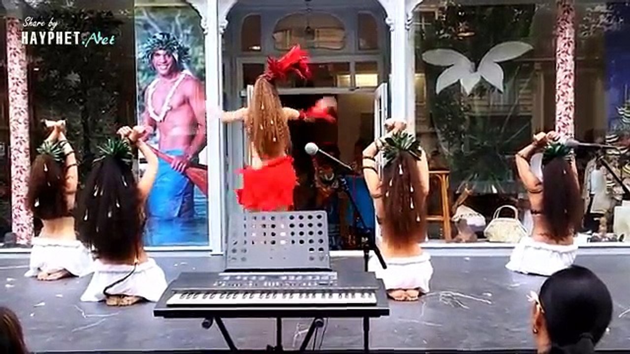 Nhảy và lắc cùng các vũ công bốc lửa siêu cuốn hút belly dance