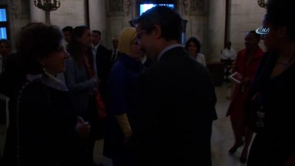 Emine Erdoğan New York Halk Kütüphanesi'ni Ziyaret Etti