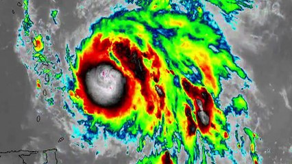 María “potencialmente catastrófico” toca tierra en Dominica