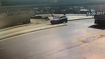 Kağıthane'de Aracın Çarpmasıyla Metrelerce Havaya Uçtu... Feci Kaza Kamerada
