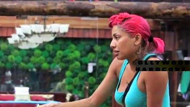 Radhika Apte का बाथरूम नाहते MMS Video हुआ लीक, Hansika Motwanis Bathing MMS Leaked