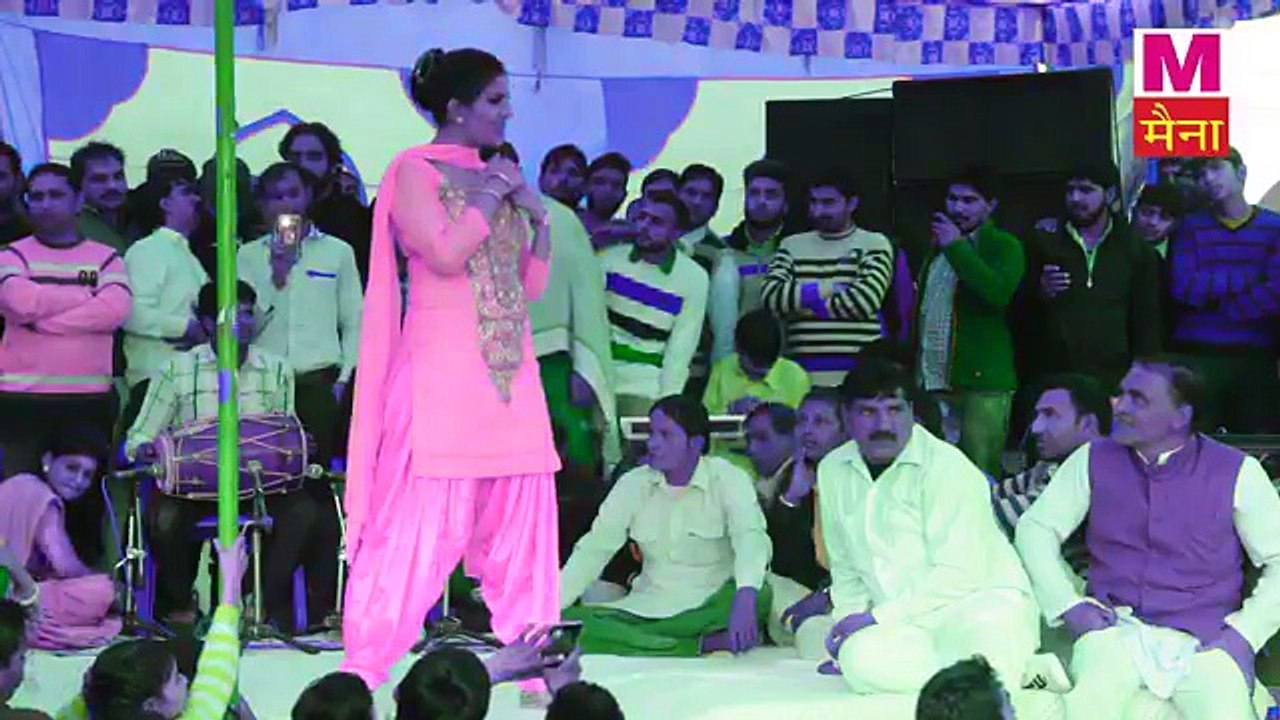 गारंटी है सपना का ऐसा डांस आज तक नहीं देखा होगा || नागिन की तरह सपना ने कमर लहराई || New Song 2017