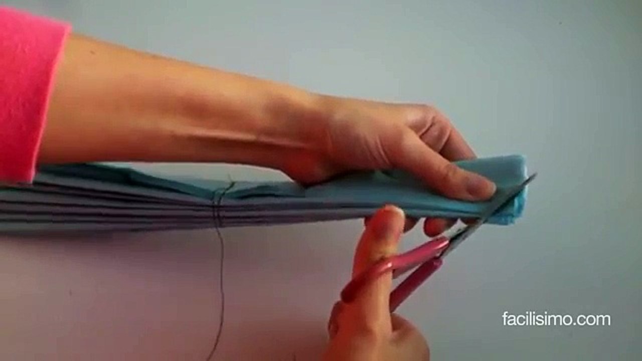 Cómo hacer un pompón de papel para cumpleaños | facilisimo.com