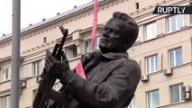 Mikhail Kalashnikov, inventor del AK-47, ya tiene un monumento en Moscú