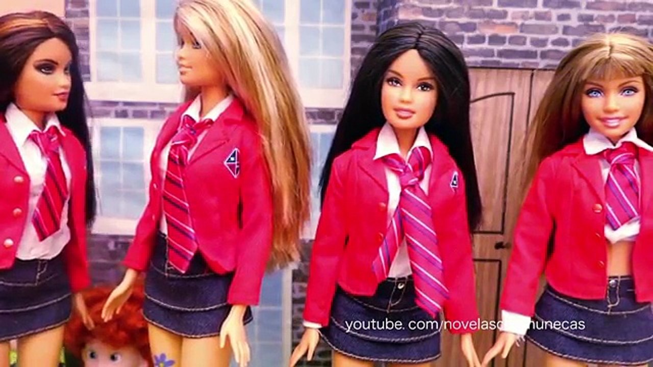 Escuela de princesas Ep. 7 - David y Gabriela se besan y rompen hechizo - Barbienovela con juguetes