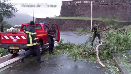 Ouragan Maria: la Guadeloupe panse ses plaies