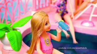Barbie Toys Fountain Swimming Pool - Chelsea Feels Bad She Doesnt Know How to Swim & Her Friends Do