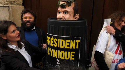 "La régression En Marche !" : quand ATTAC renomme le siège d'Emmanuel Macron