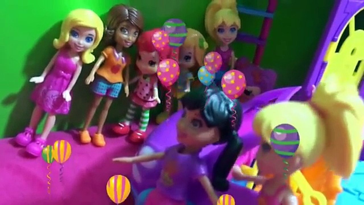 Polly Pocket Yeni arabası ile Lunaparka gidiyor