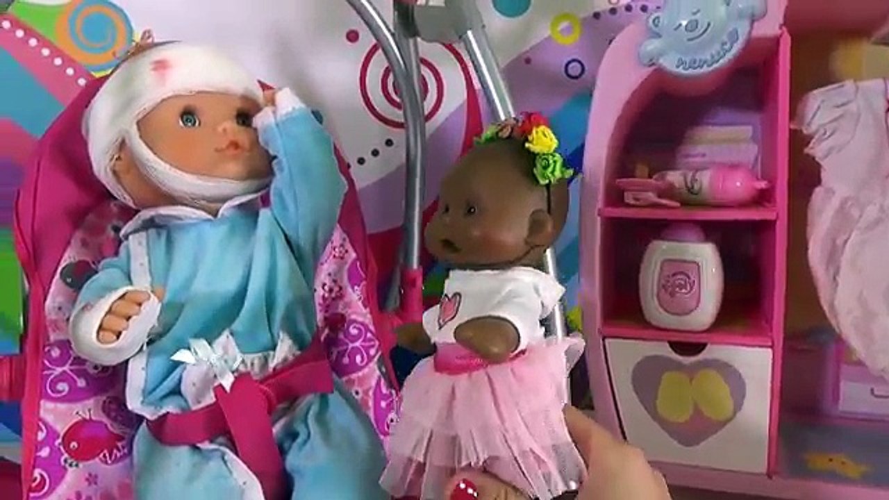 La bebé Luci sufre otro terremoto con su prima Martina - Capítulo #10 - Nenuco juguetes en español