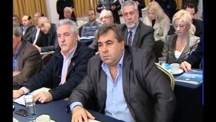 Η κυβέρνηση ζητά πάλι τα αποθεματικά των Δήμων