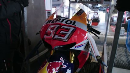 MotoGPマシン×雪山。マルケスがあり得ないデモランを実施