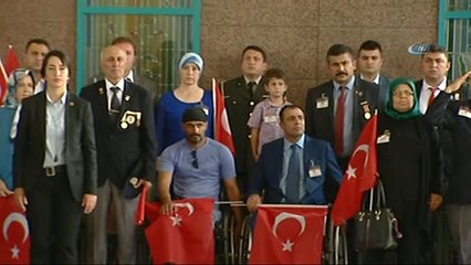 Bakan Sarıeroğlu Gazileri Anma Programında Konuştu