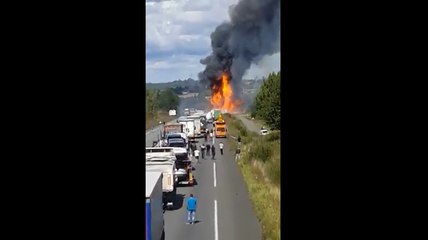 Explosion d'un camion sur la RN10 en Charente-Maritime.