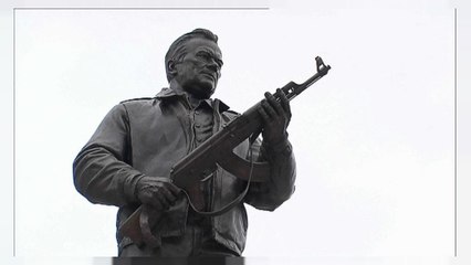 Kalashnikov: A Statue in Moscow Honors the Inventor 🇷🇺