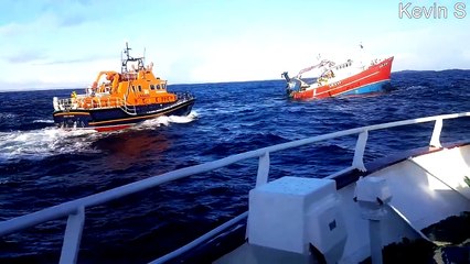 5 Fisherman Rescued After Their Ship Sinks