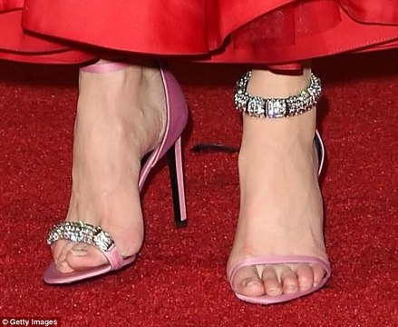 Did Nicole Kidman Wear Mismatched Shoes to the 2017 Emmys?