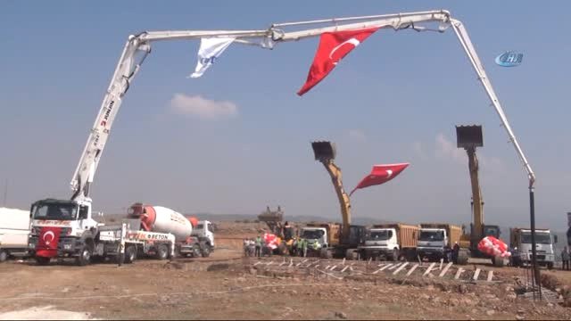 Bakan Özlü: Türkiye İyi Yetişmiş Ara Elemanlarla, İyi Yetişmiş Mühendislerle, İşinin Erbabı...