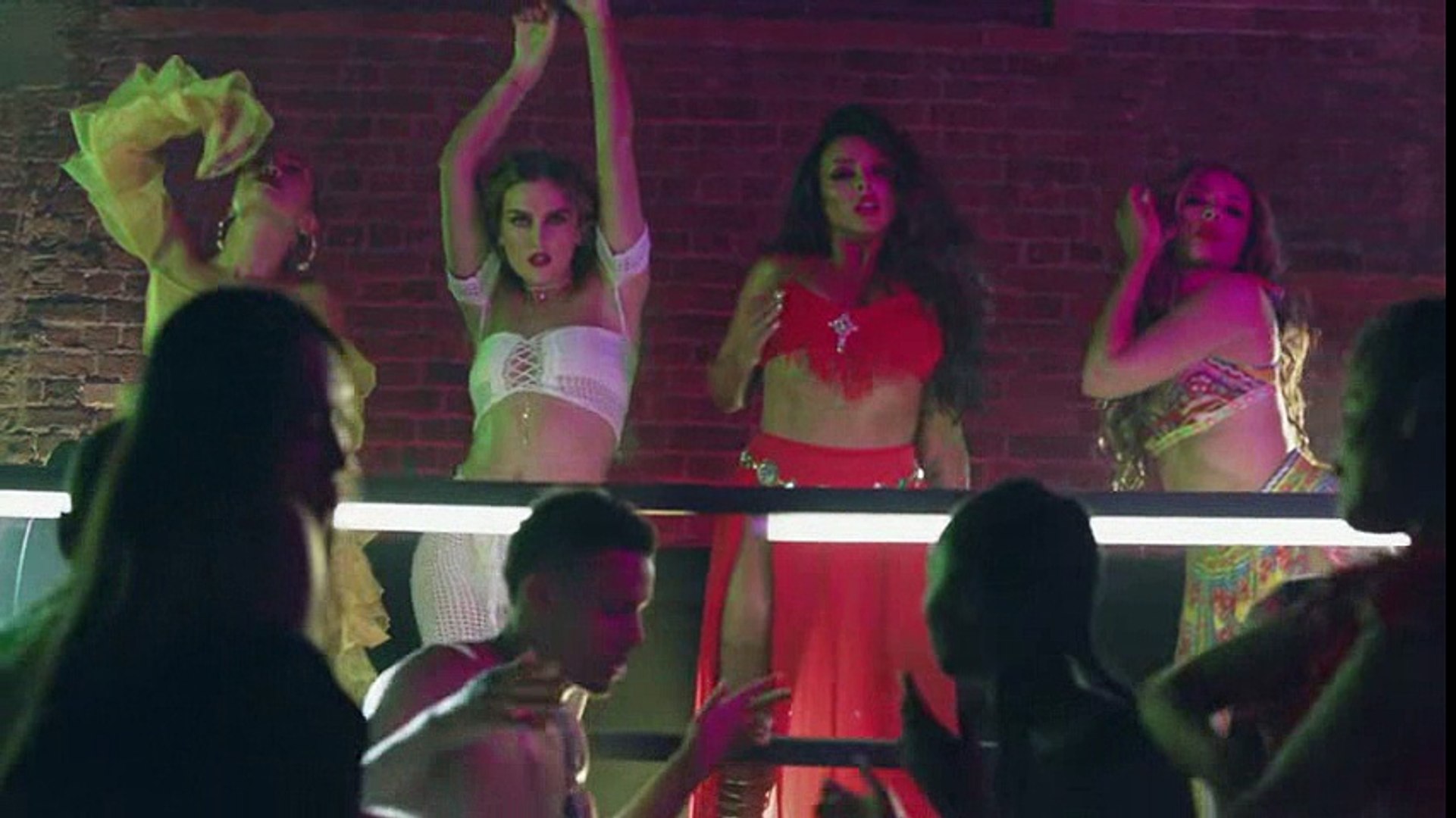 CNCO, Little Mix - Reggaetón Lento (Remix) [Official Video] - YouTube -  Vidéo Dailymotion