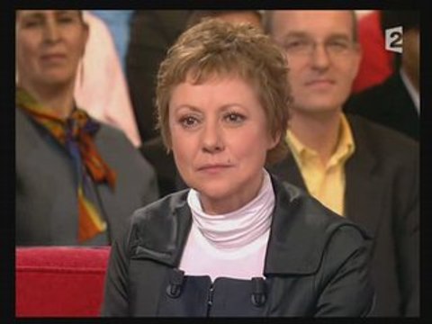 Faustine Bollaert rend hommage à Dorothée