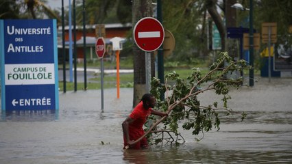 Hurricane Maria hits Guadeloupe