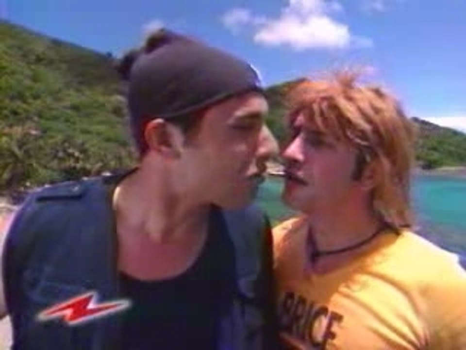 Brice de Nice 3 - Vacances aux Saintes avec MC Saturne