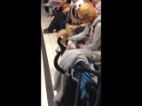 baby hug strangers airport Bangkok | Very Beautiful video to watch.
